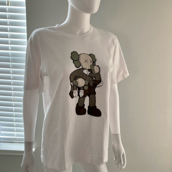 Kaws UNIQLO T-Shirt White Size - S UT Japan - Picture 6 of 13